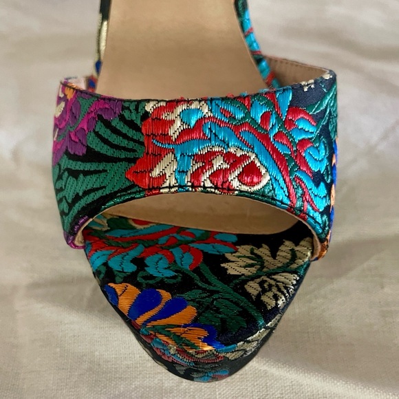 Floral Brocade Platform Heels by It’s women’s size 8 - Picture 8 of 13